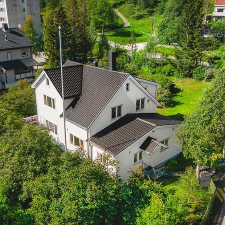 Historical Villa & Green Sanctuary In City Center Tromsø Exterior foto